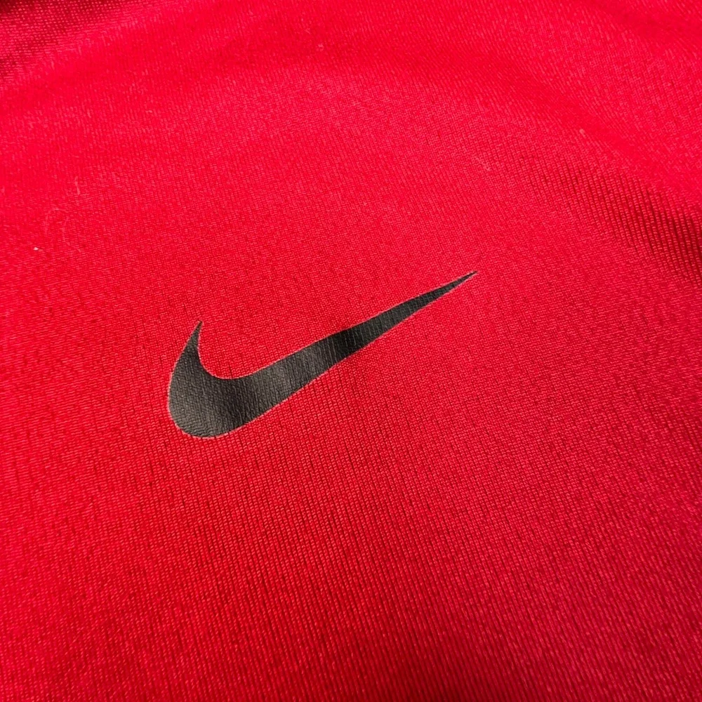 Nike Dri-FIT Training Shirt Mens Large Red Short Sleeve Swoosh Athletic Gym Tee